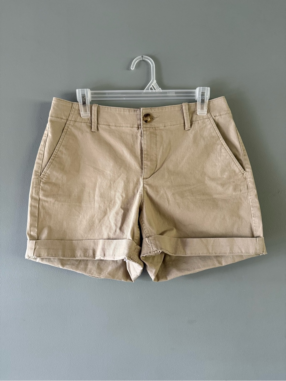 NWT loft women’s The Monroe 6” shorts Tan Cotton Roll-Hem Shorts